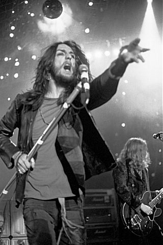 blackcrowes1.jpg